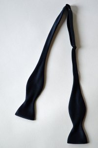 オリジナルシルクボウタイ ネイビー  手結び Original Bowtie Made in Japan Navy