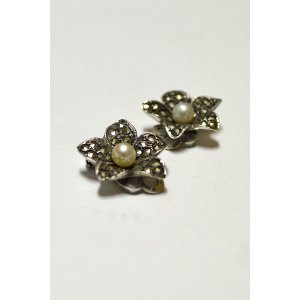 画像: 1930'S ヴィンテージシルバーピアス 天然パールとマルカジット コスチュームジュエリー Made in England 
