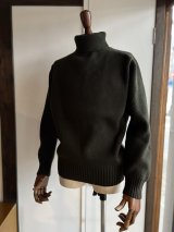 画像: コムアーチ ハンドフレーム タートルネックセーター カーキ Comm.arch. Hand Framed Turtleneck Sweater Comm.arch. Deep Forest