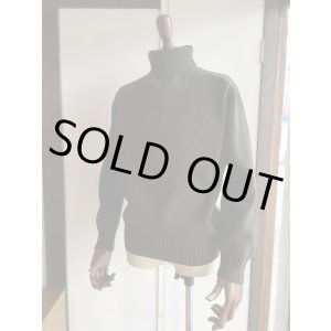 画像: コムアーチ ハンドフレーム タートルネックセーター カーキ Comm.arch. Hand Framed Turtleneck Sweater Comm.arch. Deep Forest
