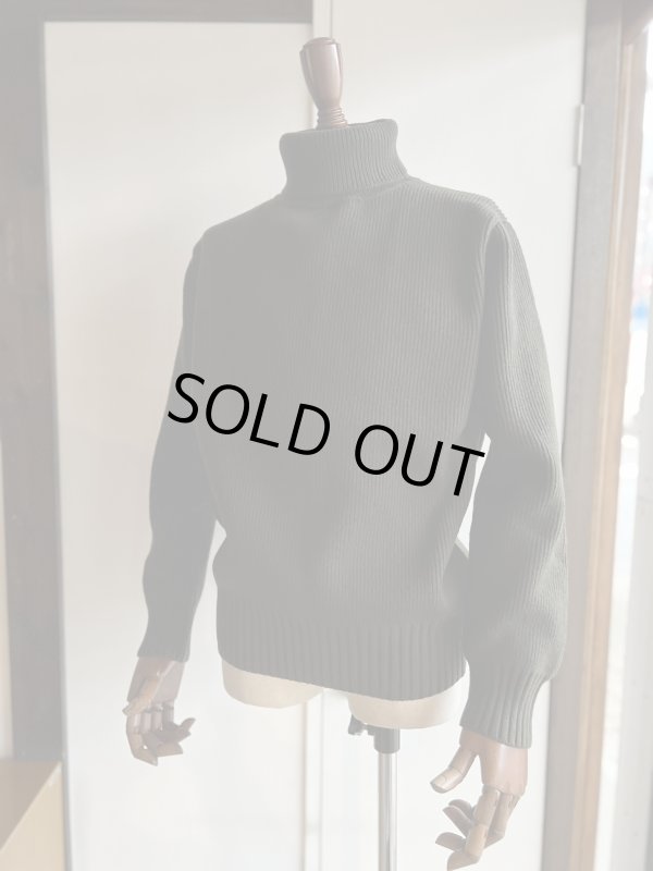 画像1: コムアーチ ハンドフレーム タートルネックセーター カーキ Comm.arch. Hand Framed Turtleneck Sweater Comm.arch. Deep Forest